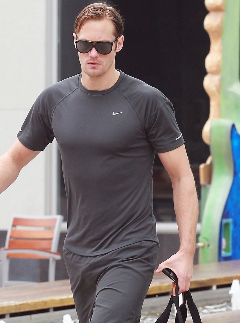 Bitches House G Notícias do mundo GAY baphos humor e muuuuuuuuuuita SACANAGEM Volume do